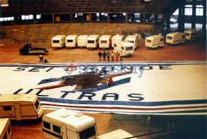 1983-84 Bandierone nel Palasport